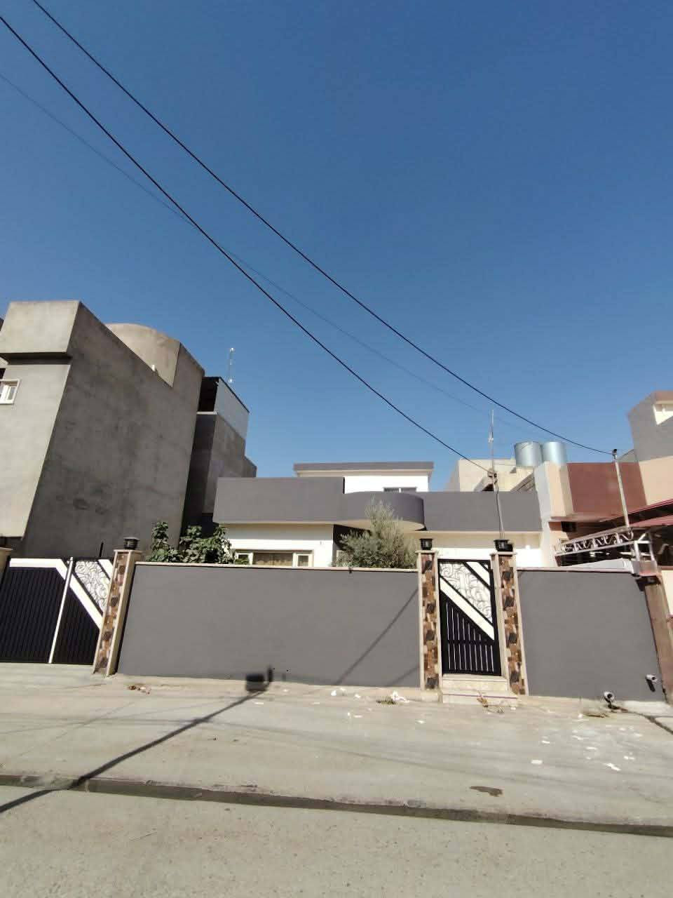 صباغ منازل اسعار مناسب جداً 🏘 
شغلي شرط اسلمك للبيت شغل مهندس  كنظافه كاع وكنظافه العمل  اسعار  مناسب مانع رطوبه وتصيلح جدار 
وسقوف الثانويه واتساب  ***********.. ***********
