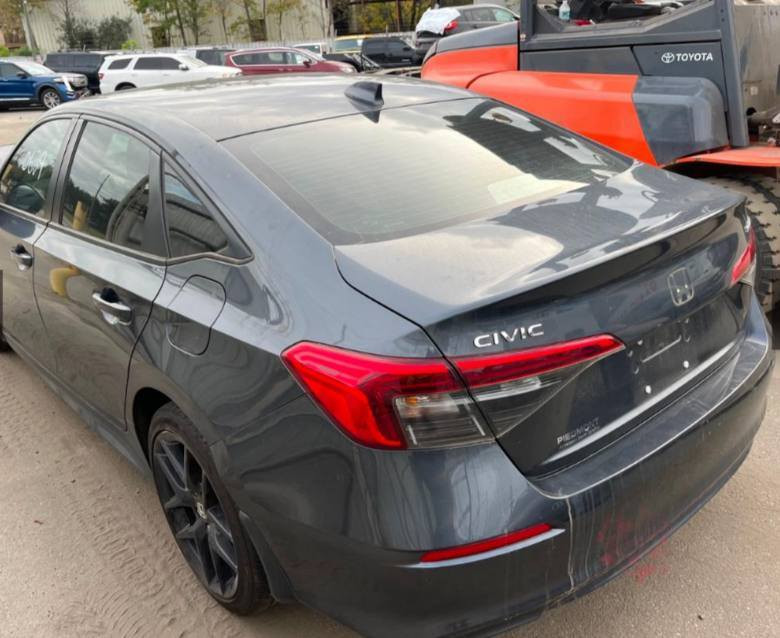 سلام عليكم  شباب للبيع سياره سيفك مديل 2023
الضرر بنيد بدون دواخل 
جاملغ بارد بس 
ماشيه 35
للستفسار علا هاذ الرقم ***********
