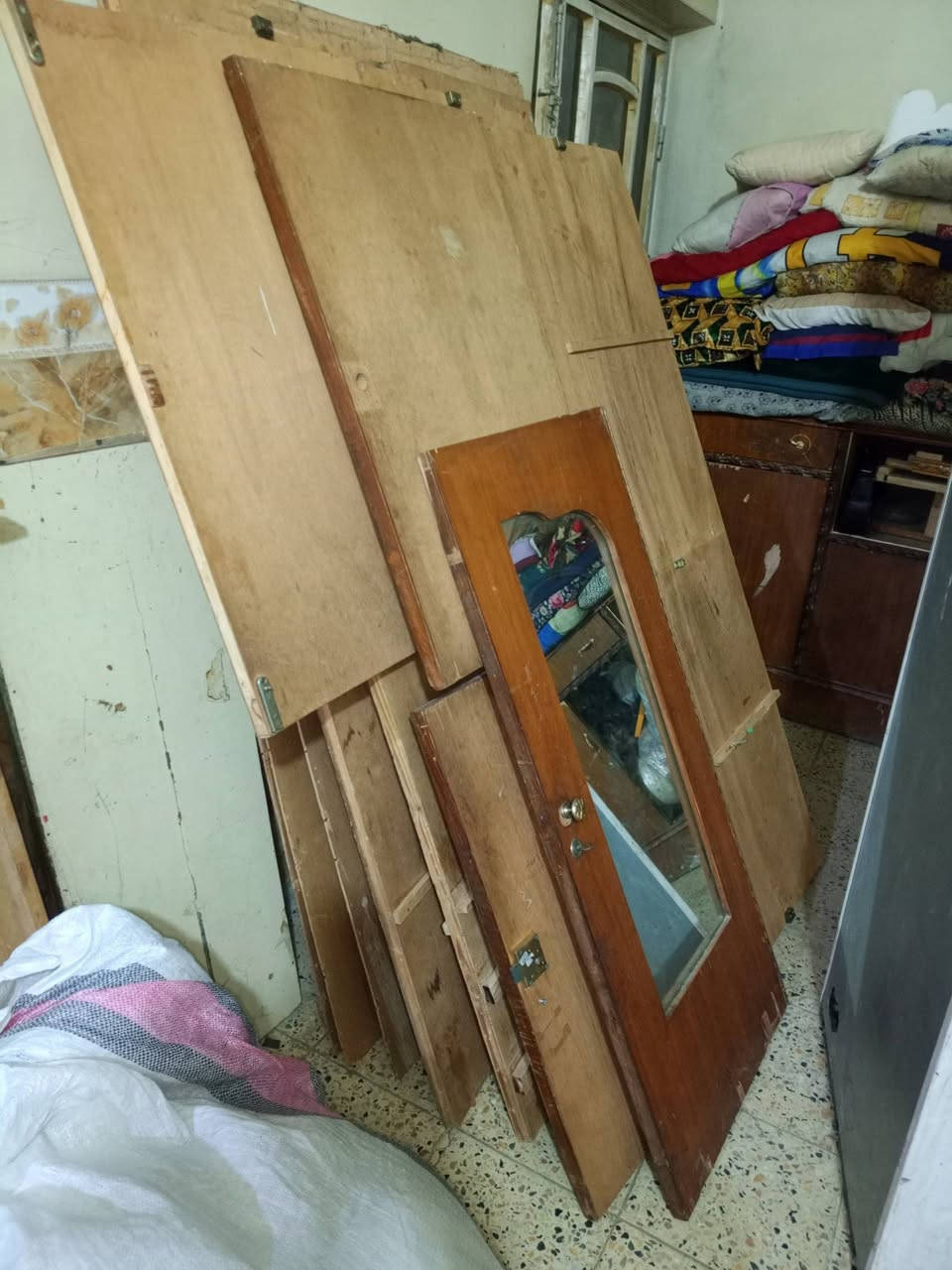 السلام عليكم غراض للبيع تخم 12مقعد صاج اصلي كلشي مابي بس يرادله تنضيف اوكنتور ابو 6صاج داخل اوخارج  بس الجرارات يرادن تصليح اوبوفيه كلهن 350الف


**إذا كنت صاحب هذا الإعلان وتريد حذفه لأي سبب، رجاءا أرسل رسالة إلى الدعم الفني**