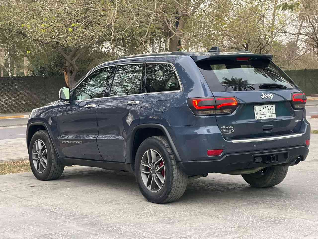 ‏‎جيب شيروكي موديل 2020  امريكي
‏‎
ماشيه 63الف mi رقم بغداد. 💯
بصمه‎ ⁃ فتحة سقف / كشنات كهرباء  / رادار خلفي امامي  / رادار جانبي / النقطة العمياء  /حساسات امامية وخلفية-  /شاشة كبيره- /محرك 6 سلندر  /   /دفع رباعي 4*4 - كشنات  جلد / توقف ذاتي / صندوق كهرباء  / 

عنوان بغداد العطيفيه 📍📍سونار داخل الصور ❗️

للتواصل :***********.     198
