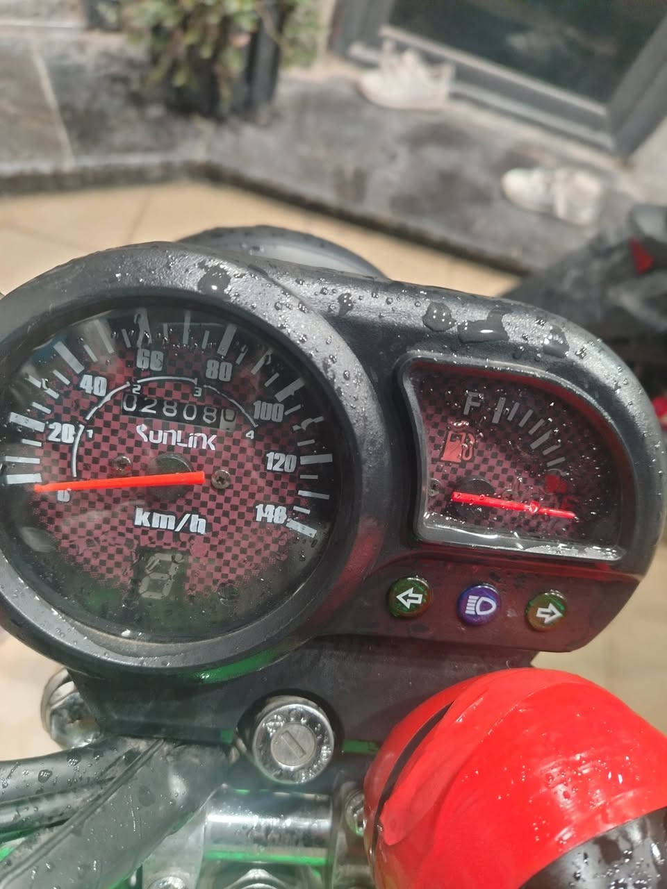 سلام عليكم عندي دراجه سونك ماكس مديل 2025 دراجه جديده مال رمبه صالنصه كاتم ماشي 28 كيلو  ما ماشيه هواي دراجه أوراق اصوليه كامله وبرغي ما مفتوح بيه دراجه ما رمبه استعمال قليل شغاله كامله سلف وهندر السعر 950 بيه مجال بسيط وخير من مكاني بغداد البنوك قرب مركز القدس رقمي ***********
