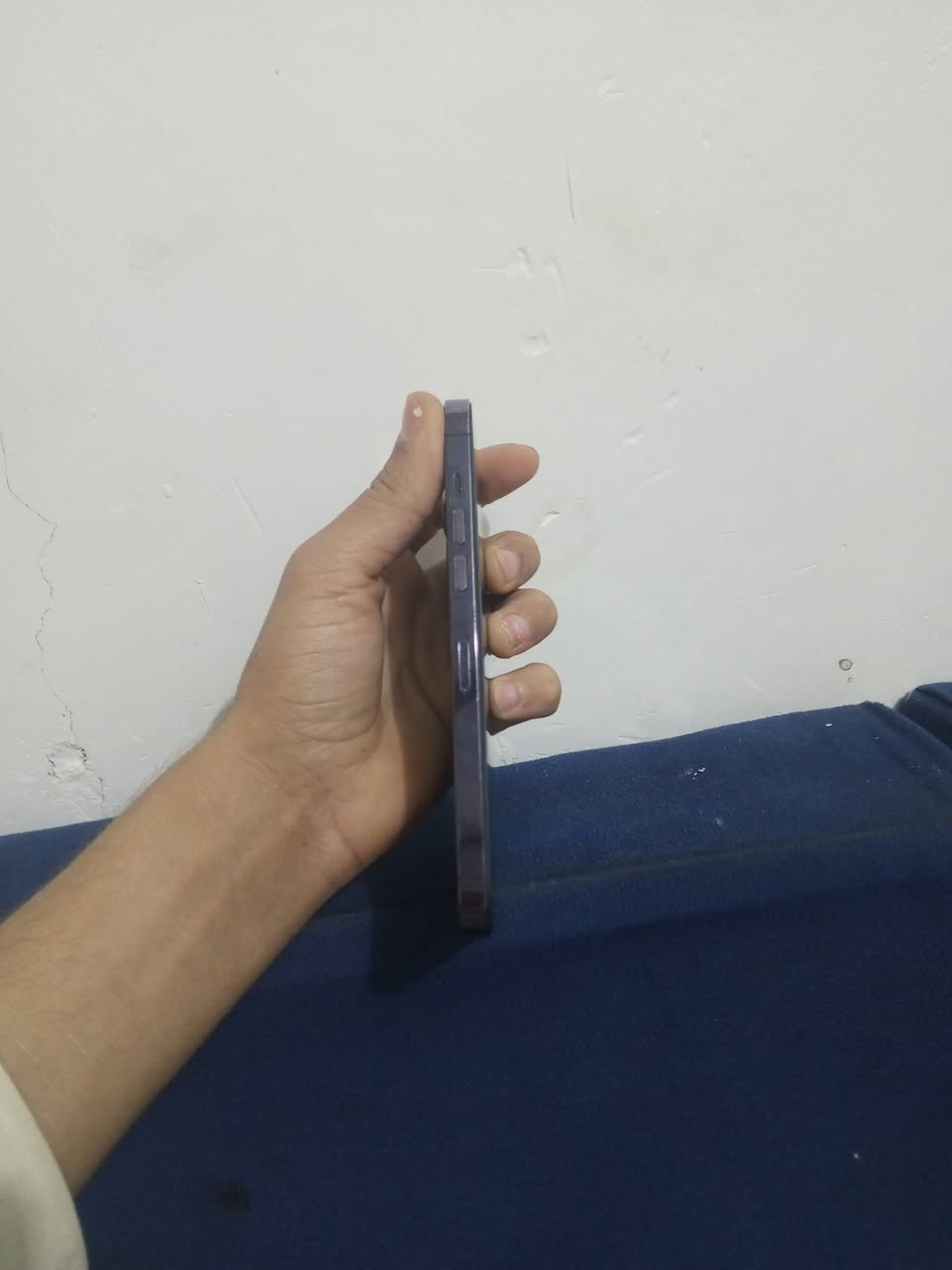 اسلام عليكم
جهاز ايفون 14برو ماكس للبيع جهاز نضيف امبدل شاشه وبطاريه جهاز ماستر السعر 600وبي مجال الستفسار تصل على هاذه الرقم ***********
