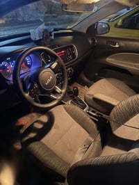 شباب بنات  عندي سيارة كية بيجاس موديل 25 ماشية 10 آلاف كبالكم بل صورة ...