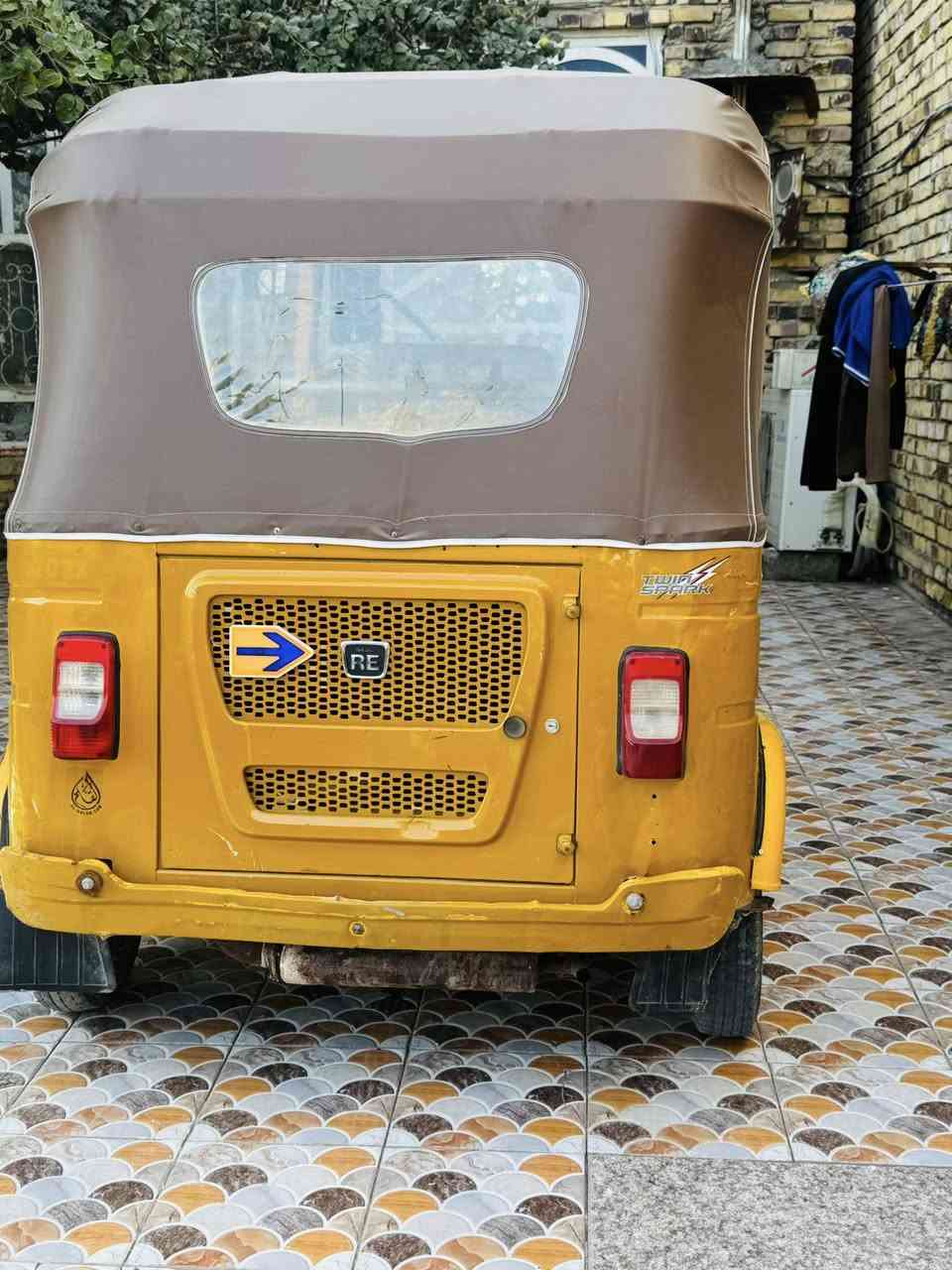 سلام عليكم 
تكتك باجاج 2021 اوراقها كاملات بيها خلل ب الكمرك الاصفر اخر ورقه ابيعها كوم حديد ما اتعهدلك اصوليات 
الكشر بي فقط بارد خفيف  
المكينه مكفوله شرط
كهربائيات كامله 
السعر ٣٤٠٠وبيها مجال قليل 
المكان الناصريه 
***********
ملاحضه بيها خلل ب الكمرك
