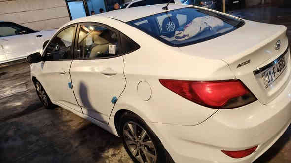 اكسنت خليجي 2017  تحكم حساسات شاشة فتحة  نظيفة كولش كير محرك صدر تدفئة تبريد كله مكفول سنوية جديدة سيارة جاهزة ما تصرف عليها دينار. 
سعرها مناسب لان عندي ظرف ومستعجل على بيعتها
بيها بارد وقطعتين صبغ.
السعر ١٠٥ بيها مجال بسيط.
***********
