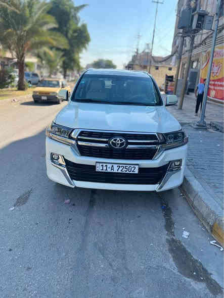 السلام عليكم 
لاندكروز 2011 محدث 20 
رقم بغداد ب اسمي  دولي 
صبغ عام 
تحديث داخل خارج درجه اولى 
شاشه 
كامره 
تحكم استير ن
ويل 20
فتحه 
7 راكب
اشاير مري 
بصمه 
السعر 240 ورقه 
علما السياره ب اسمي هزه جديده 
مال جناي صارلها فتره عدنا طويله 
للاستفسار *********** بغداد
