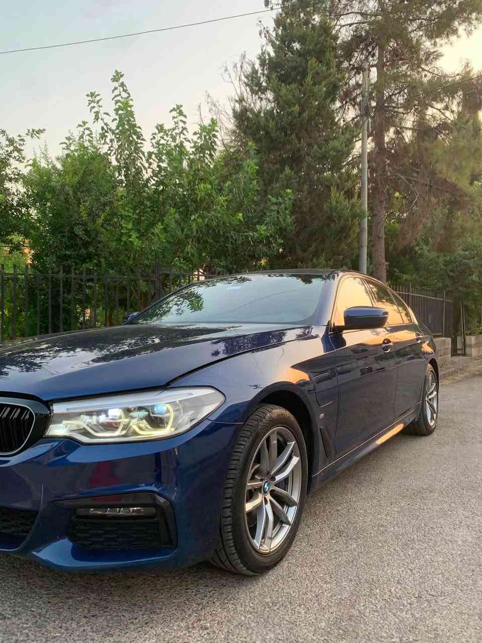 Bmw530e plagin hybride 
سەیارە زؤر زؤر خاوینە ١ هەزار مەسرەفی تیدا نیە سەیرە بەنزینو شەحنو هایبریدە ١دەرگا بیلادی گؤڕاوە (١٠٤)هەزار جیلؤ مەتر ڕویشتوە *********** أربيل, العراق
