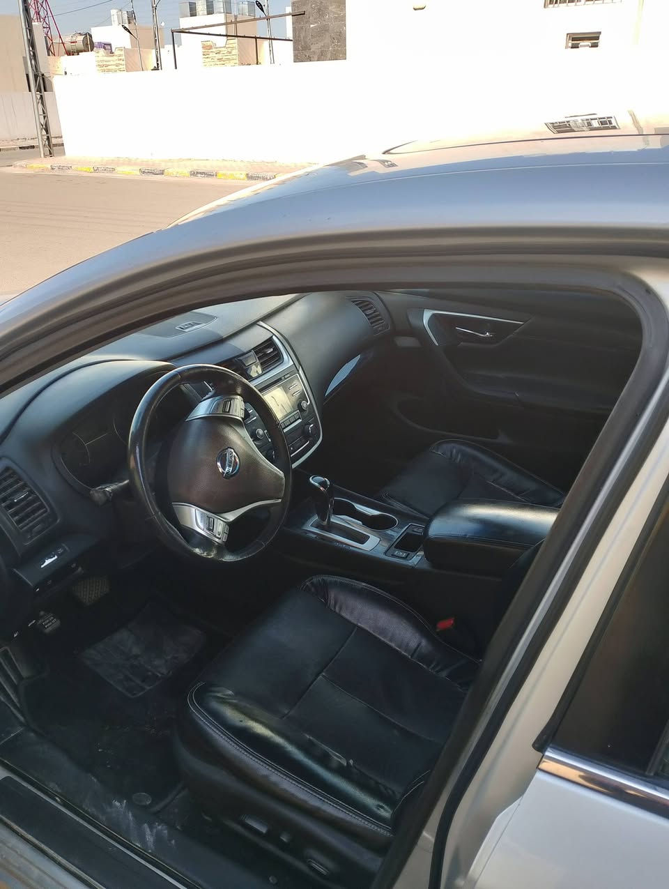 للبيع نيسان ألتيما 2017 SL
رقم اربيل  جديد ،سنوية جديدة، تحويل مباشر

وارد أمريكي ضررها بنيد  وجاملغ السكن بدون دواخل.

سيارة جاهزة محرك كير كهربائيات تبريد صدر.
كشن كهربائي جلد..فتحة سقف.

السعر 127 ورقة

العنوان : تكريت مجمع سما تكريت السكني.

***********

‏‪0780 140 5817‬‏
