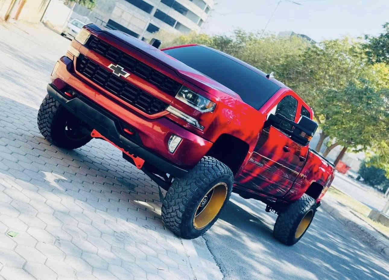 السلام عليكم
الي يدور شي مميز جايبلكم دبابة
سلفرادو موديل 2019 نسخة Z71 محرك V8 5300
السيارة حادث جاملغ ايمن فقط
مواصفات:
١-فور ويل كهربائي  دبل ثكيل خفيف
2 نظام منحدرات
3 تدفئه كشنات
4 كت لفت معلايه 6 انج راف كانتري وقابله لل10 انج
5 تخم ويل وتاير اصلي
6 لايت دبل حاجب دبل عدسه بك لايت لد اصلي
7 تحكم سترين جهتين
8 بدي مغلف وغطاء بدي ينفتح وينسد
9 دوس كهراباء ويه فتحت الباب
10 كل تعديله امريكا مو هنا بلعراق جايه معدله
11 محرك تاهو 5300 نضام قتصادي يشغل 4 سلندر
12 تشغيل عن بعد
13 شاشه كبيره تدعم كار بلي وندرويد
14 نظام قطر
15 مري متحرك سعرهن $500
16 شباك معدل
سياره قويه وجديده بشكل عليه برمجه من امريكا كل نقص مابيه ترايك وين ميعجبك سنويه جديده هزه جديده ولحد يقارنه بلعاديه ولمهجومه حدادية ٩٠٪؜
مكانها:كربلاء_ حي الحسين 
رقم:***********/***********
