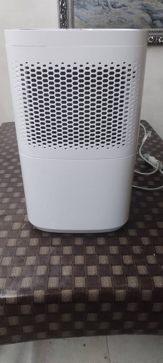 جهاز سحب رطوبة وتجفيف هواء (Dehumidifier) ماركة SilverCrest الأصلية.
حالة الجهاز: نظيف جداً وبحالة ممتازة وشغال 100%.

​قدرة السحب: يسحب لحد 10 لتر من الرطوبة باليوم الواحد.

​سعة خزان المياه: 2.2 لتر تقريباً.

​الاستهلاك: اقتصادي جداً (200 واط بس).

​طول الواير: 180 سم.

​ الجهاز شغلته يسحب الرطوبة الزايدة ويجفف هوا الغرفة مو جهاز ترطيب. يفيد جداً للغرف اللي بيها رطوبة عالية أو عفونة بالصيف أو الشتا.العنوان بغداد سعر 65,000


**إذا كنت صاحب هذا الإعلان وتريد حذفه لأي سبب، رجاءا أرسل رسالة إلى الدعم الفني**