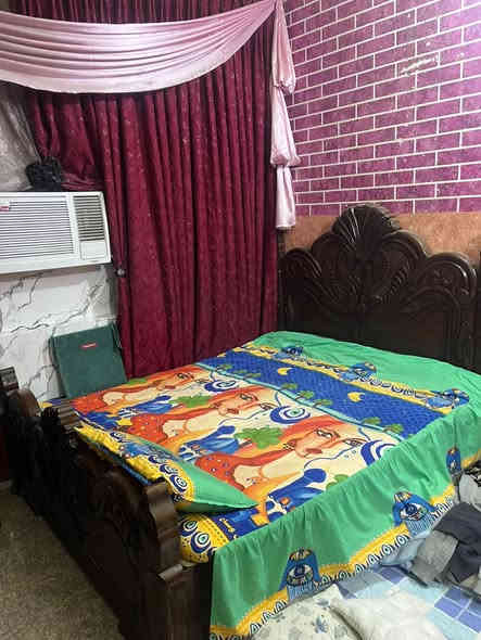 سلام عليكم من رخصه الادمن عدي غراض مستعمله للبيع غرفه اخشاب مع دوشك مع غراض منزليه البيع العنوان بغداد الامين الثانيه سكينه ***********السعر خاص ورقم
