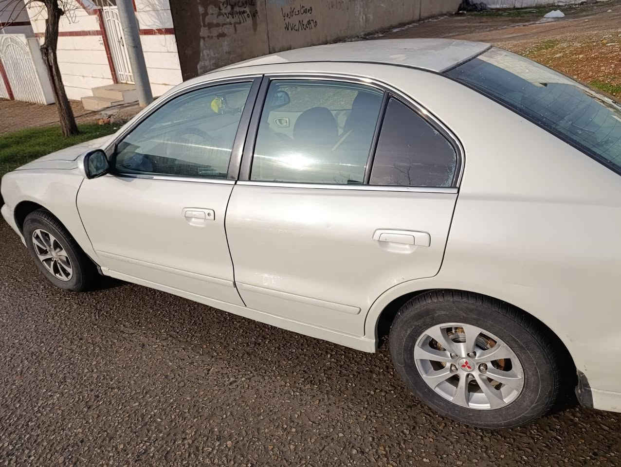 موديل 2000
كير اوتوماتيك
محرك 4سلندر 2400
قطعتين صبغ فقط بدون حادث
رقم اربيل سنويه ل 2028
 تدفئه وتبريد بشرط 
رقم التواصل *********** السليمانية, العراق
