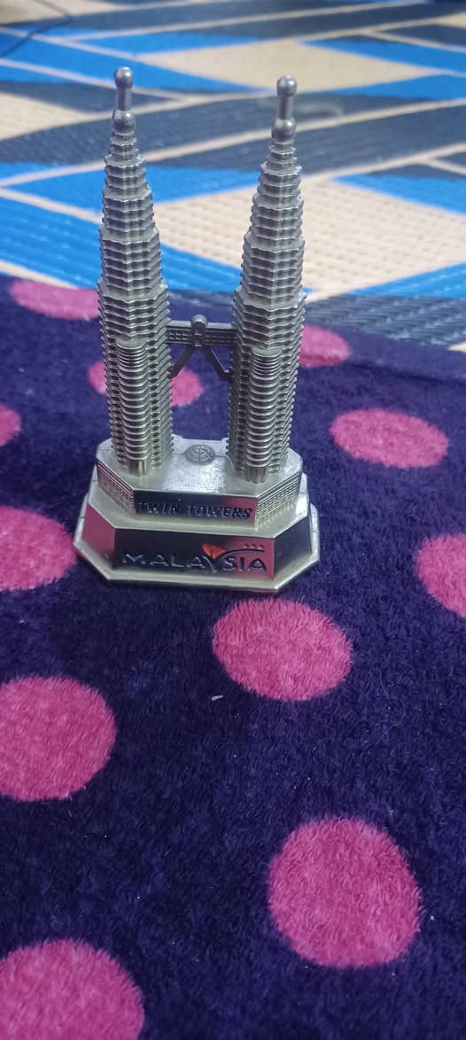 السلام عليكم قطع تذكاريةمصرية  للبيع معدن نحاس قيم واخذ تحياتي للجميع


**إذا كنت صاحب هذا الإعلان وتريد حذفه لأي سبب، رجاءا أرسل رسالة إلى الدعم الفني**