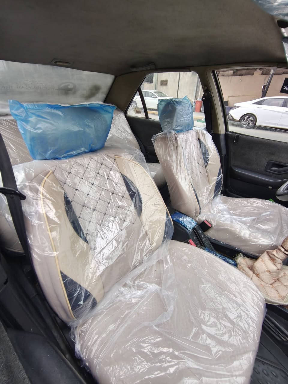 السلام عليكم بيجو بارص 14 كير مكينه كهربائيات تبريد وتدفئه حداديه حلوه بيهه ضربه بالجاملغ الخلفي الايمن والايسر خفيف ومصلح السياره معمره خياسات +استخدام شخصي 37 وبيهه مجال +ملاحظه مبدل بيهه جاملغ ايمن اثر خياس وبنديد مخيس هم مبدل بجديد بدون حادث


**إذا كنت صاحب هذا الإعلان وتريد حذفه لأي سبب، رجاءا أرسل رسالة إلى الدعم الفني**