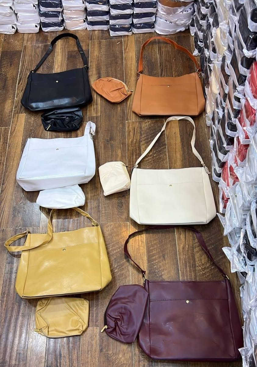 حقائب نسائية مفرد وجملة كوالتي عالي موديلات تجنن والأسعار مناسبه السعر القطعة 5الاف التوصيل الجميع محافظات العراق بس 5الاف التواصل معنا ع واتساب ***********
