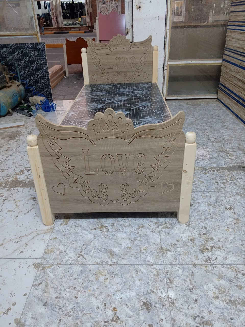 🛏️ يتوفر لدينا جرابي نفر واحد

🧵 شغل تزكام درجة أولى ✅
السعر ///////////////    50
🔸 متوفر أيضاً:
🪵 جراجيب خشب
🚪 أبواب
🧳 كناتير
🍽️ بوفيات
👟 جزامات أحذية

📍 العنوان:
كوت – حي الحوراء 
📌 شارع المواكب 
📌 مقابل مكتب المستقبل 

📞 للحجز*********** 📲 واتساب 
*********** 📲

🚚 خدمة توصيل داخل الكوت  نعمانيه ودبوني وعزيزيه والصويره وزبيديه وبدره وجصان وشيخ سعد ودجيلي وحي وموفقيه وحسينيه وباقي القضيه الكوت ✅
