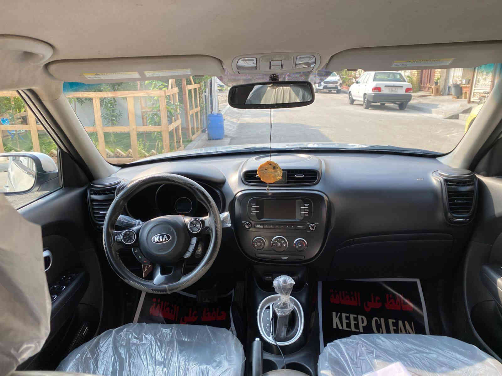 السلام عليكم . كيا صول 2018 بغداد باسمي السياره حلوه وجديده وماشيه 60 ميل بيها كم طخه بسيطه وحادثها مثل ما وضح بالصور  
عارضها ب107 وبيها مجال بسيط 

***********
