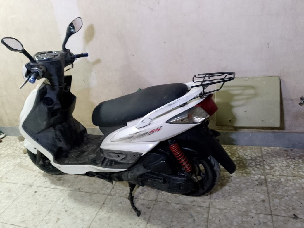 دراجه سكنس فحل ابلاديه ابلاديه مكفوله كفاله عامه مكينتها حيل ناعمه سلف هندر كهربائيات كلها شغاله اوراقها كامله السعر 600 العنوان الشعب التلفون ***********
