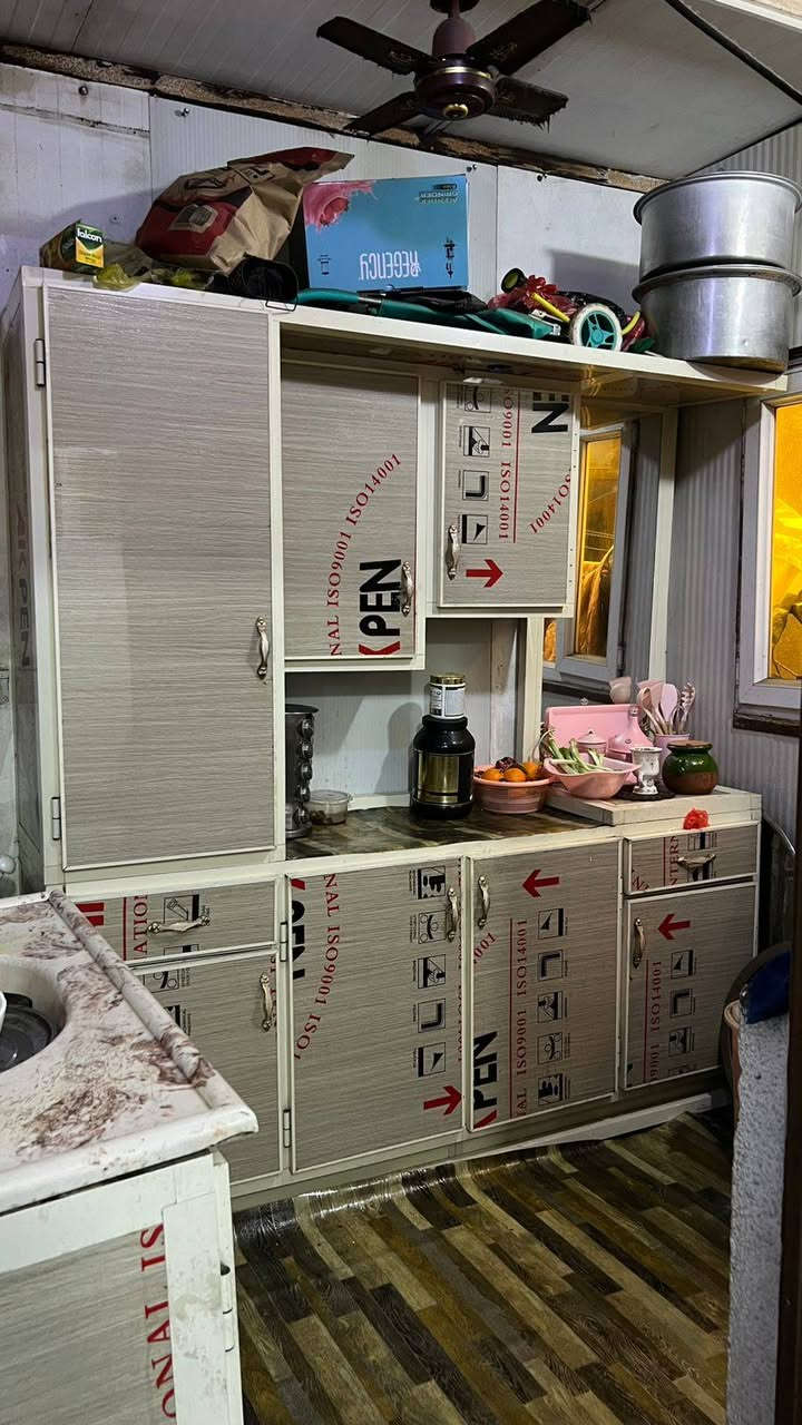 كاونتر جديد نضافه ٩٥٪ لمرمر لبل سنك مو ويا السعر ٣٥٠ مكاني بغداد البياع ***********
