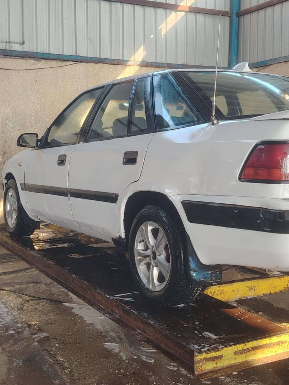 السلام دايو اسبرو مديل 1996 سنويه جديده رقم دولي واسط مدوار ثاني يوم سياره حلوه بيه  شاشه مدوشمه مكينه 1600 كير عادي  مكفوله  من الضربه السعر 28 بيه مجال استفسيار ***********  مكاني الدوانيه قضاء  السنيه
