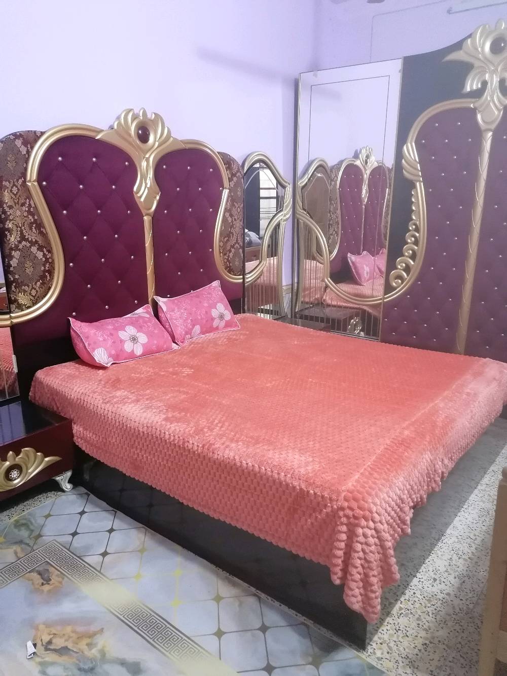 غرفة نوم للبيع السعر مليون وبيها مجال مكاني الناصرية المركز موجود واتساب او اتصال