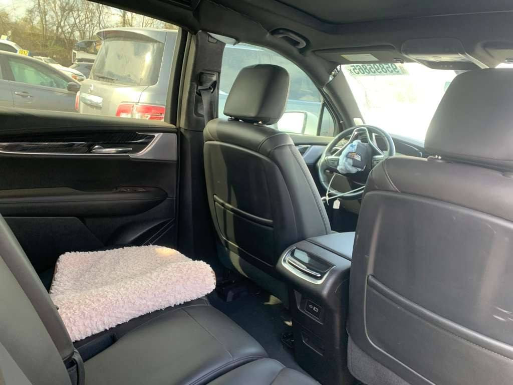 كدلاك XT6 مديل ٢٤ فول الفول  حالين بدبي بصناعيه ٤
شراي  مناك يدفع فلوس ويستلمهه
 او للميناء بصره على وضعهه
بمكانك دخاله شهداء 
سعر ٩٨ ورقه دبي واذا للبصره تريده
تتفع اجو شحن ٧ وراق من دبي للبصره
***********
