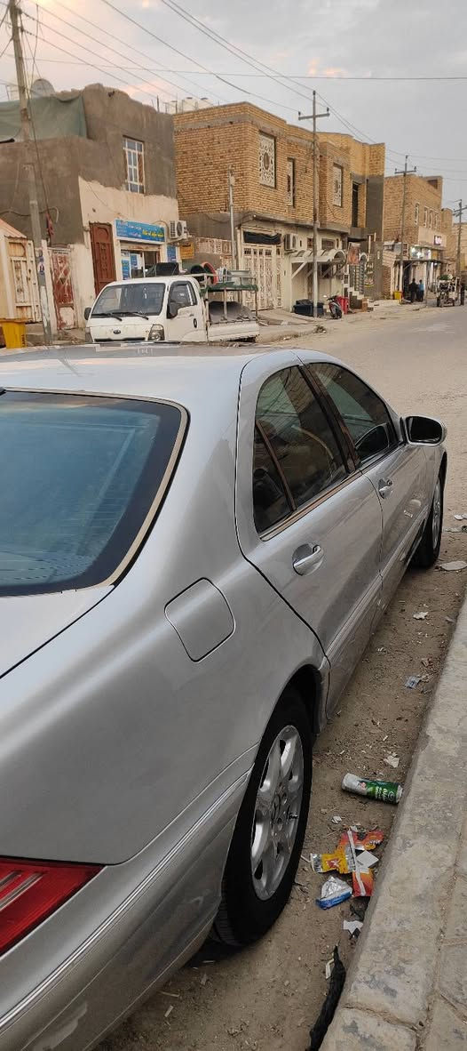 السلام عليكم للبيع فقط ***********
سياره مرسيدس غواصه موديل 2001 بأسمي رقم نكليزي. سياره خير من الله جاهزه للاخير تبريد 3 قطع  حداديه مكينه كير  عادي. و اوتماتيك شاشه كامره  تخم تاير  سياره خسران عليها هوايه سلايت شغال كهربائيات كلها شغاله منضومه لايت زنون كشنات جلد  كهربائي السعر 110 وبيها مجال   ناصريه مركز.  *********** بيه وتساب ناصرية, ذي قار
