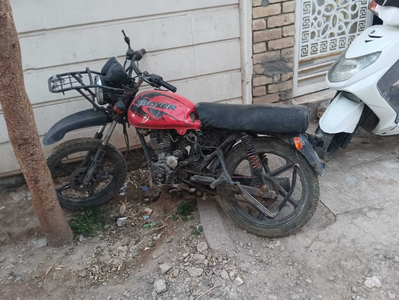 دراجة دايوان متروكة البيع كلشي مابيها شغالة بس طفت وحدها 
المكان الكاظمية 
السعر 150 قفل


**إذا كنت صاحب هذا الإعلان وتريد حذفه لأي سبب، رجاءا أرسل رسالة إلى الدعم الفني**