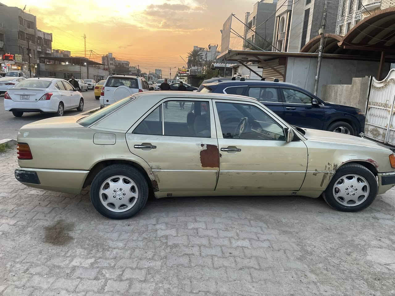 سلام عليكم
مارسدس دب موديل 86 بغداد بأسمي سنويه لغاية 31 مكينه وگير بلاد 300 قبق اسود مكينه بيها تبخير تخم تاير شاده جديد خمسه ويل كب تبريد نقص غاز فقط غرفه كلش نظيفه ماشيه 173 جانت متروكه السياره قواعد دبل وحده بيها تصليح كلش بسيط كهربائيات كامله سعرها (46) وبيها مجال جداً بسيط بغداد حي القاهره ***********
