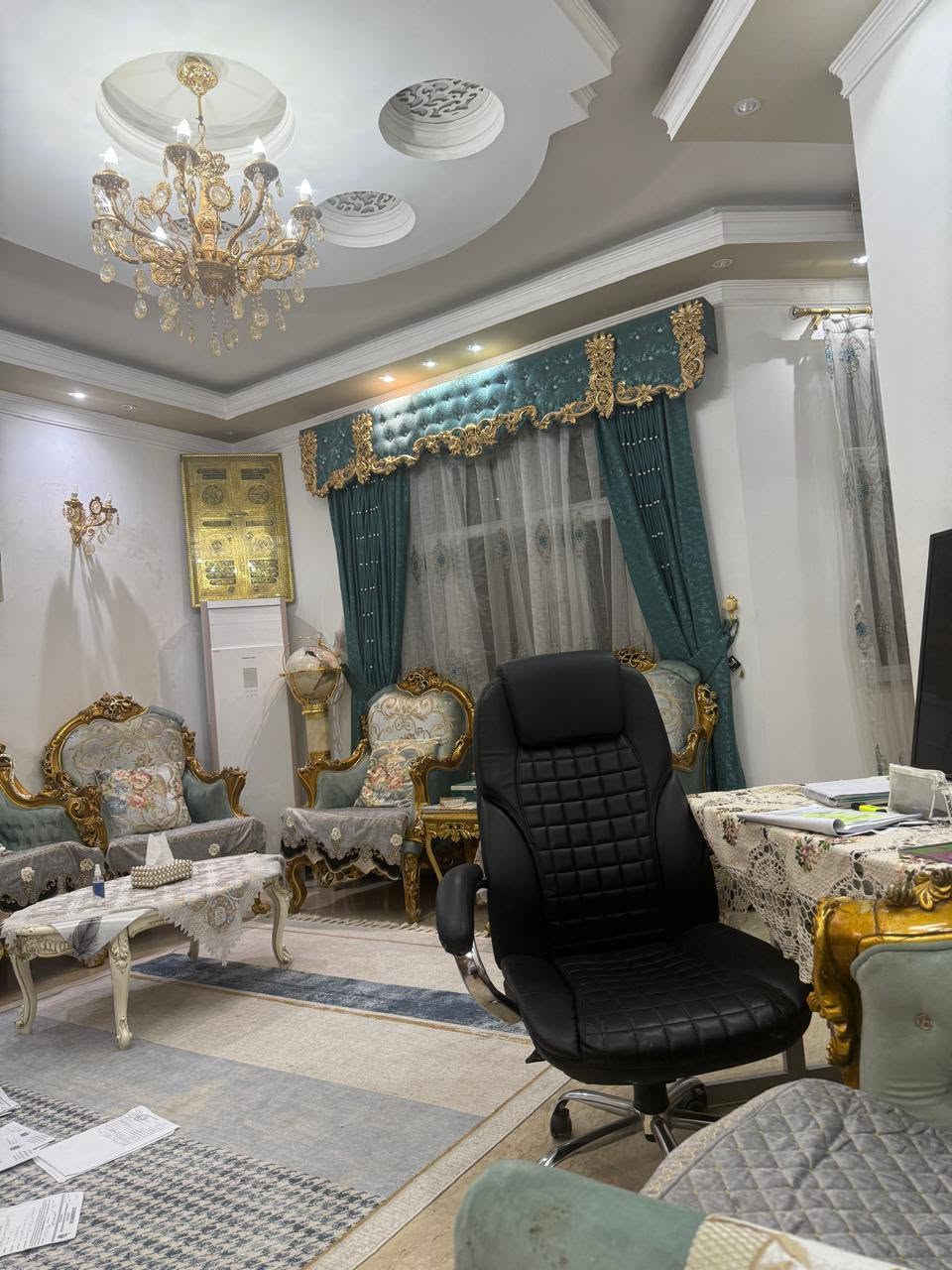 للبيــع للبــيع......اثـــاث كامل 
بـــردات ....

فاترينه......

ميــز طــعام...

وتخم قنفات 

الغراض جديدات ...غير مستعمله

للاستفسار اكثر الاتصال 

***********

المنصور
