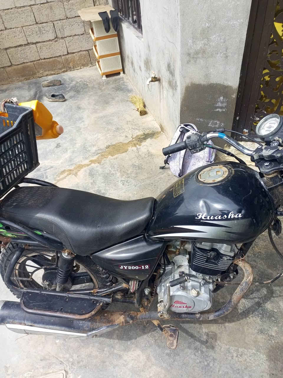 دراجة البيع النوع هوشه موديل 2018 بيه وراق بعده شركه 
***********
