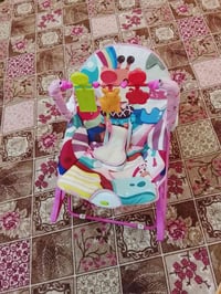 كرسي هزاز للبيع اشتريته ب٣٥ كلش نظيف وجديد  عارضته ب٢٥  07804392052