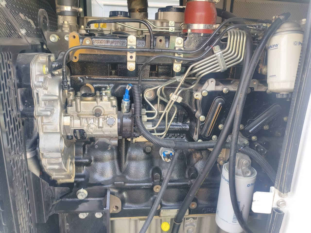 السلام عليكم ورحمه الله
للبيع
مولدة بيركنز إنكليزي 
6سلندر 150كيفي
حديث حجم البستم 105ملم
موديل 2024
عدد ساعات التشغيل 400ساعة فقط
بوضع الزيرو
للمزيد من التفاصيل لاتصال أو المراسلة 
*********** ابو شهم الزبيدي 
بغداد عوريج
