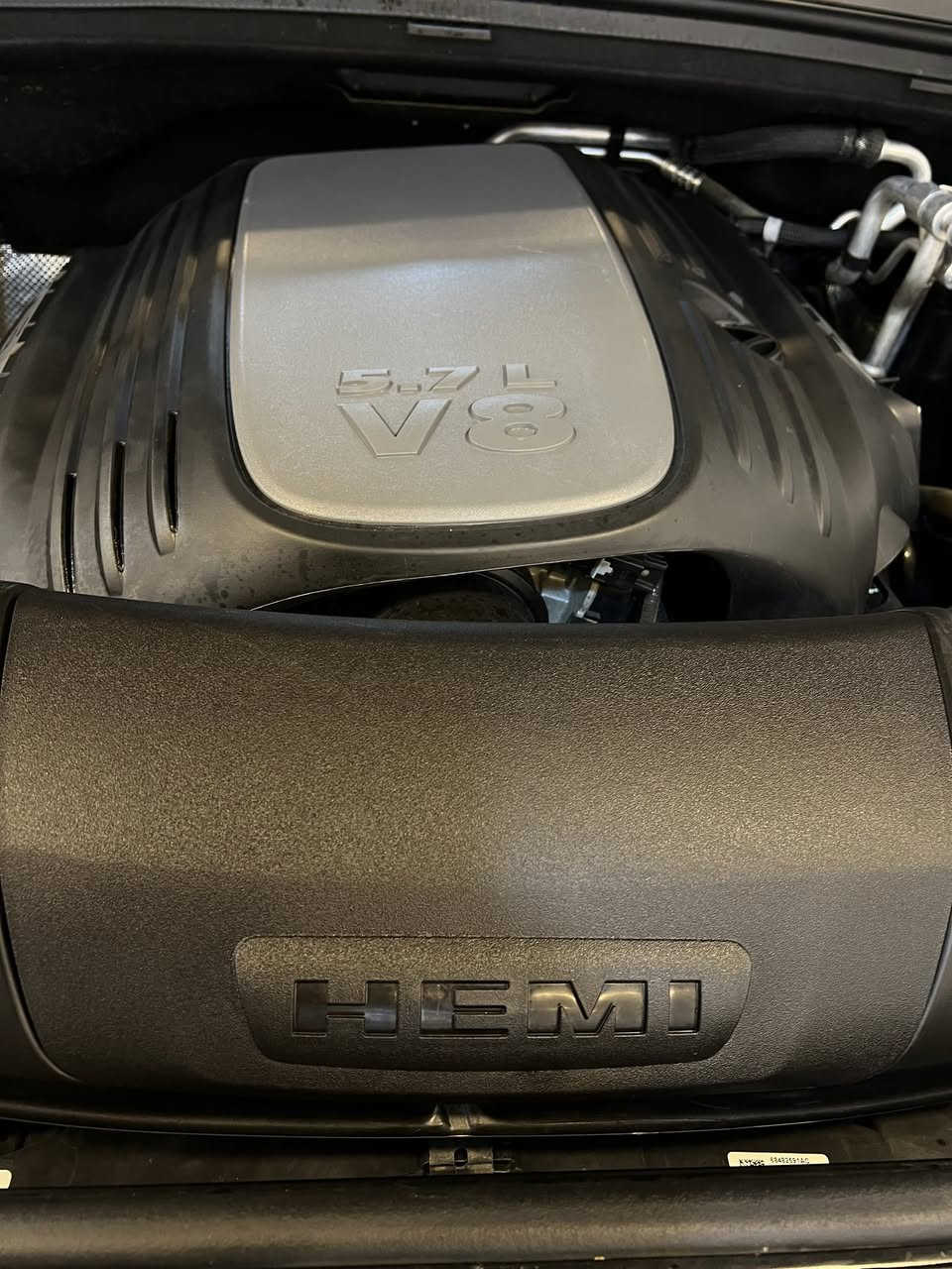 السلام عليكم ورحمة الله للبيع فقط
اتصال واتساب  📞 ع هذا الرقم ***********
رقم اربيل السعر 380 $ 
نوع السياره : دوج دورنكو 
‏🔥RT ماكس اوفر سايد يعني فول موصفات للاخير 1/1 🔥

👇🏻 موصفات السياره👇🏻

موديل : 2023  الون اسود / ويل بلاك حجم 20
المسافه المقطوعه : 35 الف ميل 
مكان السياره : سامراء 
‏RT : فئه السياره / 7 راكب / 3 قطع تبريد 

محرك السياره 5700 هيمي 8 سلندر فور ويل
دبل كزوز رياضي 

لايت زينون  LED معه حاجب دلدات دبل LED
مثبت سرعه تثبيت مسار اوامر صوتية 
كشنات جلد  ماروني
تجوة الراس تحكم بالشاشه كشنات مساج 
  
16 سماعة / harmam/kardon

بصمه تشغيل بصمه ابواب جهتين + تشغيل عن بعد 
سقف السيارة قديفه شمواه اسود + سقف فتحه سلايت 
كشنات خزن وضعيان كشنات تدفئه تبريد 
تدفئه ستيرن + ستيرن كهربائي 
نقطه عمياء اشارات بالمراي الجانبيه 
هيتر بالمري الجانبيه 
شفتات ستيرن لتحكم بالكير عادي 
تحكم بالشفتات جهتين  رادار امامي 
‏eco + sport وضعيات قياده نظام سبورت 

صندوق كهربائي
مقاعد Vip منفصل سياحي + مقاعد صف ثالث
نظام ملاحه خرائط شاشه كبير 
مانع انزلاق + نظام طرق وعره 
‏AUX مدخل شحن لاسلكي وايرلس 
الدشبول ول ابواب مطعم بكاربون فايبر
نظام اوتو ستوب توقف ذاتي للامان 
نظام ABS مانع انزلاق 
حساسات امامي خلفي وجانبي 

لد داخلي 
معه العديد من الموصفات الخاصه بالسيارات RT 
ضرر السياره جاملغ لايسر فقط 
بدون دواخل بدون ايرباك 
السعر النهائي 380 $
