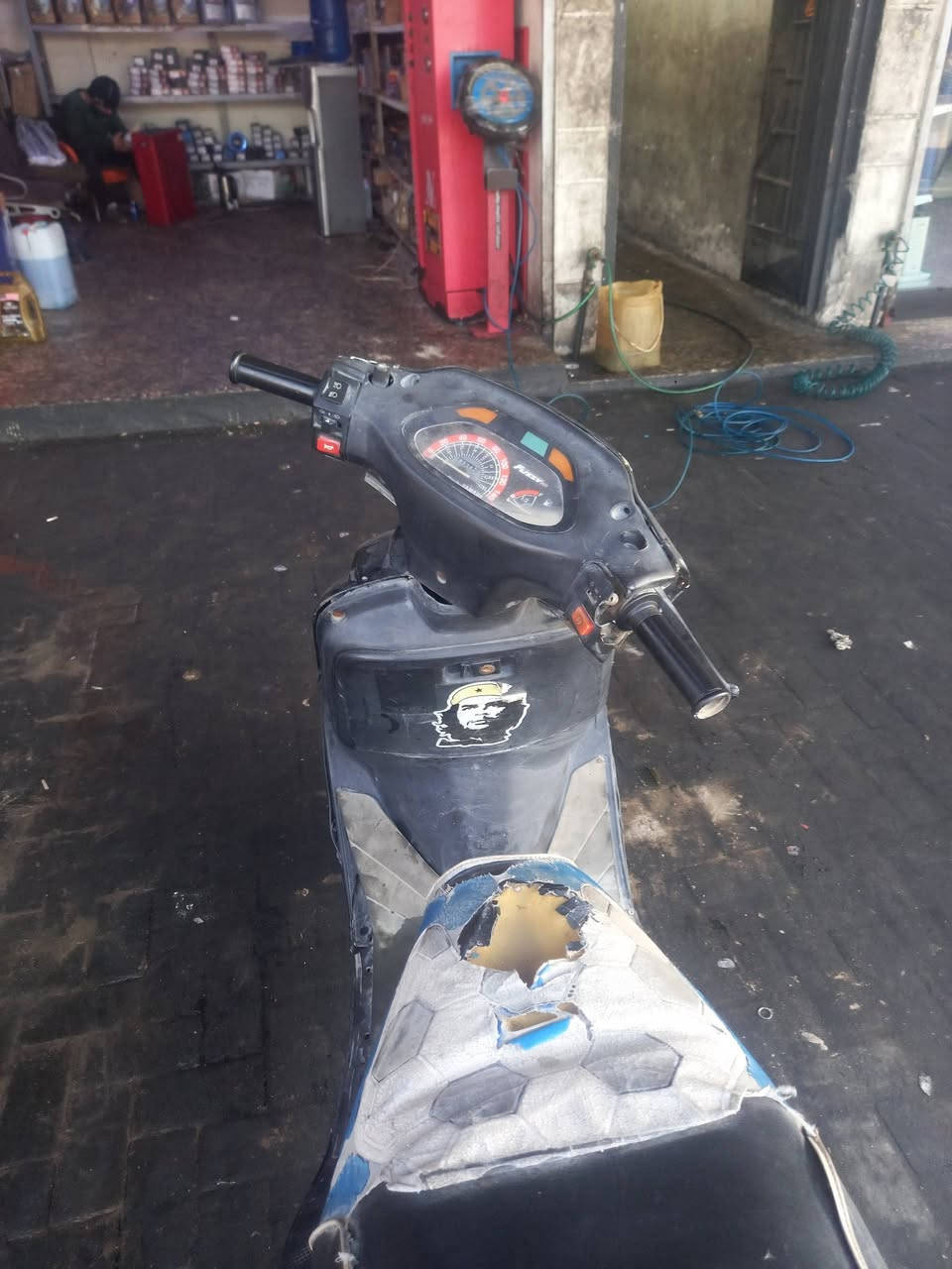 السلام عليكم فضاي البيع ابيع كوم حديد مكاني بغداد حي الجهاد رقمي *********** السعر ١٧٥
