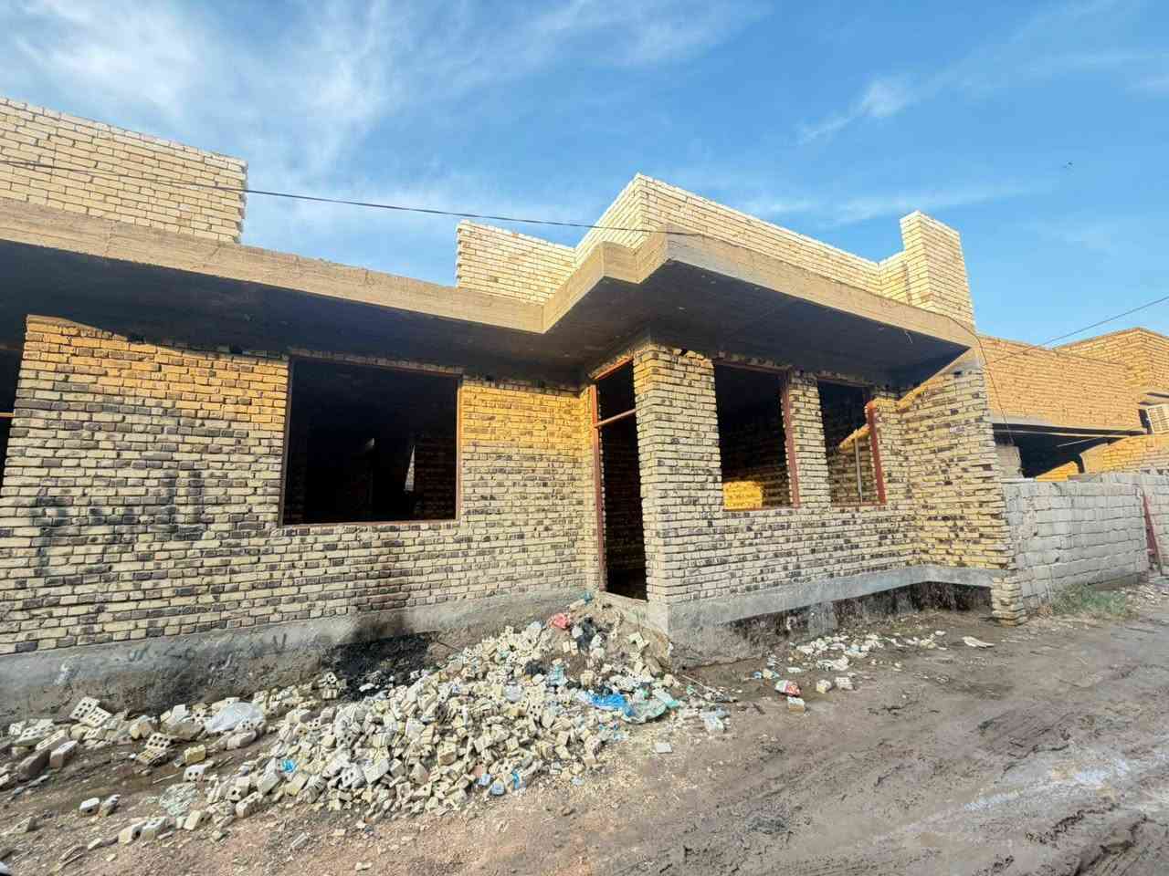 بيت بالورديه الخارج حي الرضا ٢٠٠ متر سند٢٥ السعر ٥٥ وبي مجال

للاستفسار اكثر اتصلو ع رقم او تفضلو للمكتب مشارع الكوتيه المهندسين مكتب ابو حازم 
***********
