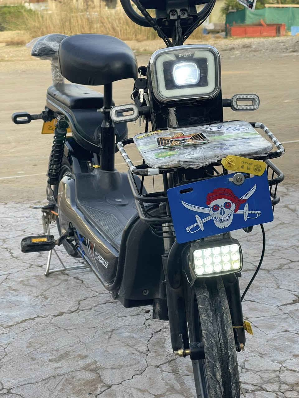 سلام عليكم  بايسكل شحن للبيع حجم 14 موديل 2025
دبل إشاره بلاجكتور بايسكل نضيفه كهربائي كلها شغال ما بي عيب ملف 350 أربعه بطاريه سعرها 240 ألف وبيها مجال رقم موبايل ***********
