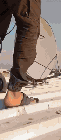 بعد ماكو تصعد بلازمه او تلفزيون كلشي ختلف 
تنصيب الصحون بسرعة طريقه يمنه ماعليك فقط تصعدلي الصحن وبس والباقي يمنه وبحث قنوات وكل هاذ يمنه 
معليك تنصل علينه موجود كل وقت واتساب موجود 
بكاني الزعفرانيه دور شرطه قرب مول السعيدي رقمي ***********
