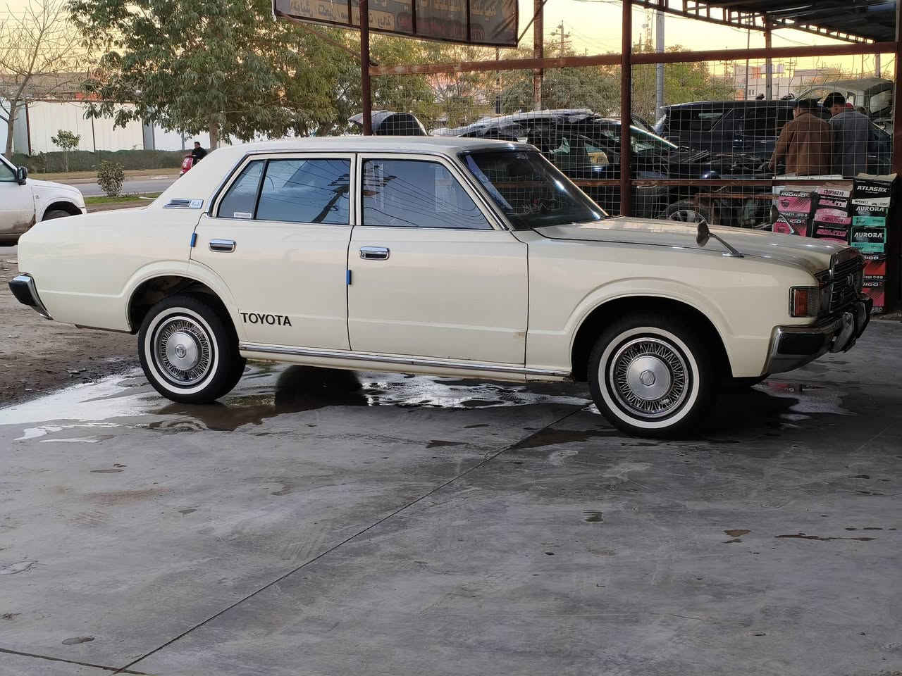 سلام عليكم
كراون 78رقم بغداد بسمي 
مكينه 2500بطه كير اتوماتيك جدد
حداديه تخم تأير باتري كله جديد كهربائيات كله شغاله 
دواخل جديده السياره مابيه يي نقص 
مصيوغه حزام بدون يي ضرر جماليه 
سعر :٧٧
مكان سياره كربلاء الحسينيه 
***********
م
