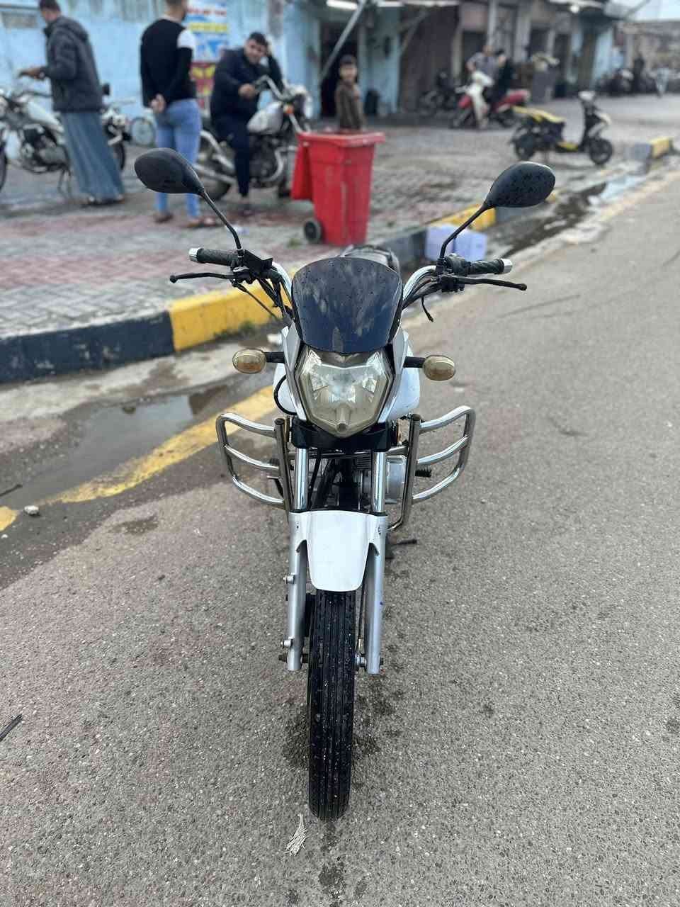 سنكي موديل ١٩ 
كله شغال تايرات جدد 
مكينه ممفوتح 
دبلات شغاله 
كهربائيات كلها شغاله 
بدون نقص 
السعر ٥٧٥
بدون اوراق
***********
