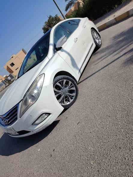 هونداي ازيرا موديل ١٣ خليجي رقم اربيل وكاله وتحويل مضمونات  صبغ حزام بدون دواخل راشين عليه  بطش ومصبوغه شرط لا ضربه ولا معجون  

محرك 6 سلندر 3000 فول موصفات بصمه 
 بنراما تبريد قطعتين للأخير  كير مكينه تبريد مكفولات  حداديه تخم تاير جاهزه مكان نجف السعر ٩٤ استفسار عل الرقم ***********
