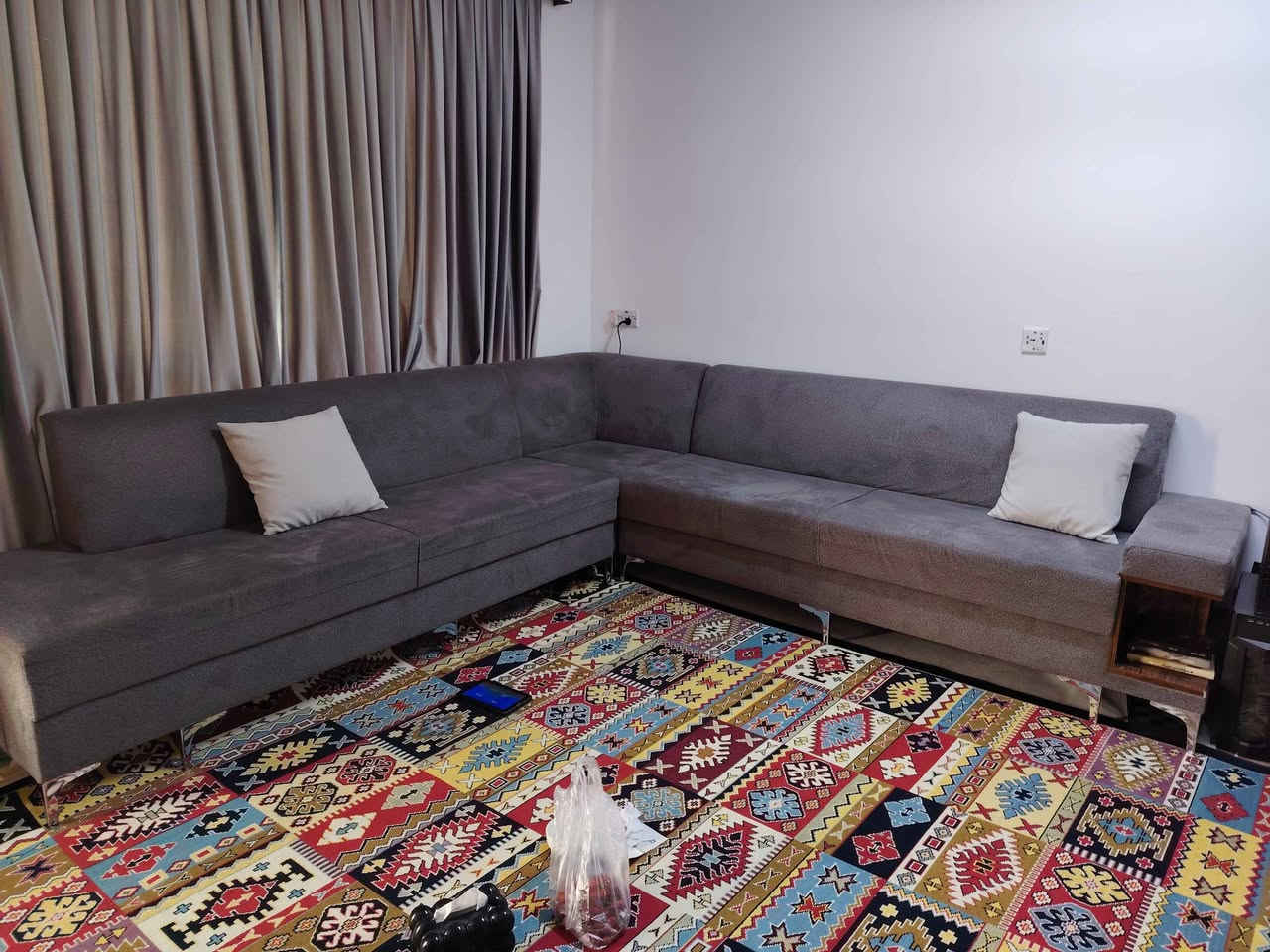 دەست کردە
1سالە دروست کراوە
ئیسفنجی دەرەجە یەکی زەخت عالیە
بەزەمانی 10 سال بۆیان کردین
هیچ کەمو کوری نیە نەنیشتوە نەدراوە کال نەبۆتەوە لە نزیک بیبینی دەزانی
480 دۆلاری تێچووە
350 هەزار قفڵیەتی واتە پێوست بە معامەلە ناکات گەر بۆتۆ گونجاوەوت پێت باشە لەخزمەتام
*********** السليمانية, العراق
