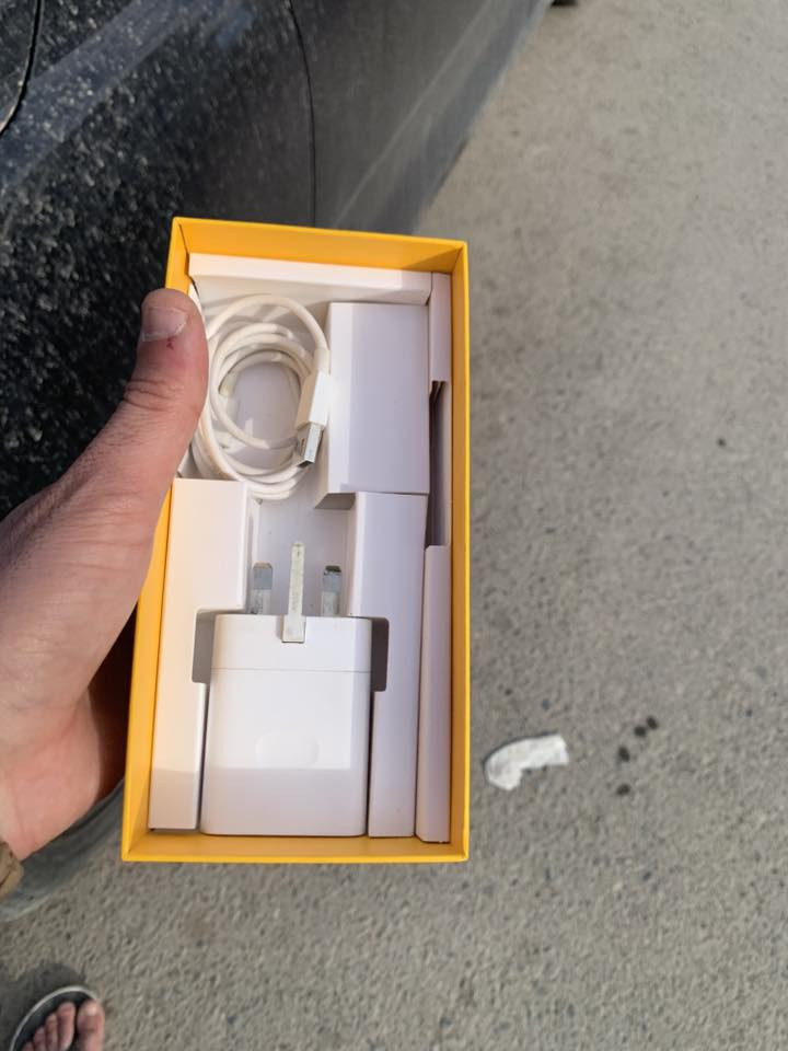 ريلميc75  ذاكرة٢٥٦ رام٨  السعر١٨٥


**إذا كنت صاحب هذا الإعلان وتريد حذفه لأي سبب، رجاءا أرسل رسالة إلى الدعم الفني**