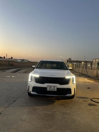 سورنتو 2024 مكفوله ماشيه ٣١ السعر 300    07801141551