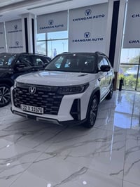 شانجان CS95 2026  تصميم حديث وجريء مع شبك أمامي كبير كروم   • مصابيح L...