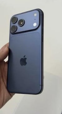 آيفون ١٧ برو ماكس • ٢٥٦ • بطارية ١٠٠