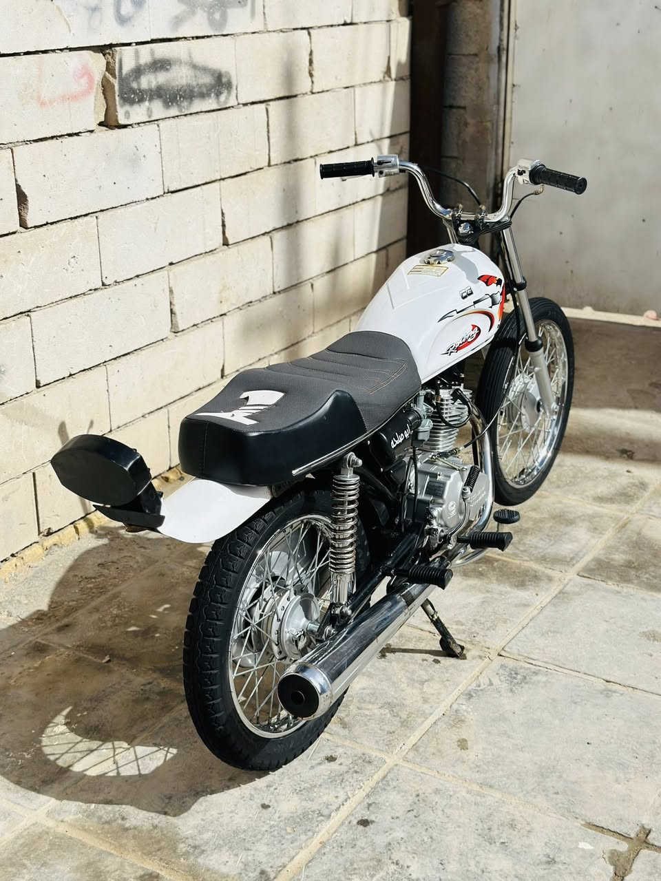 سلام عليكم دراجه للبيع كلك المكينه ما مفتوحه مكان ناصرية مركز (***********)
