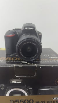 نيكون D5500 • بدي نظيف ١٠٠٪ • عدد الشتر ٥٢٠٠