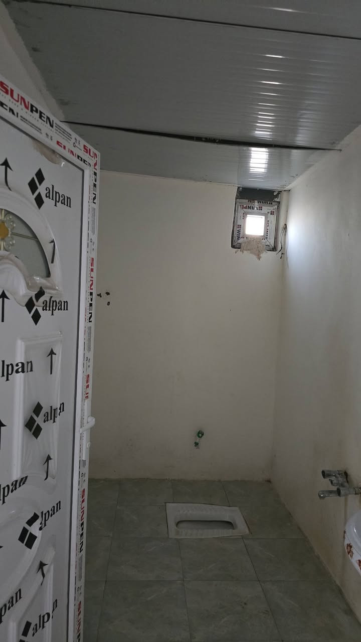 مشتمل طابق 2 للايجار الرمادي حي الكرد قرب جامع الصالحين الاستفسار على الرقم ***********
