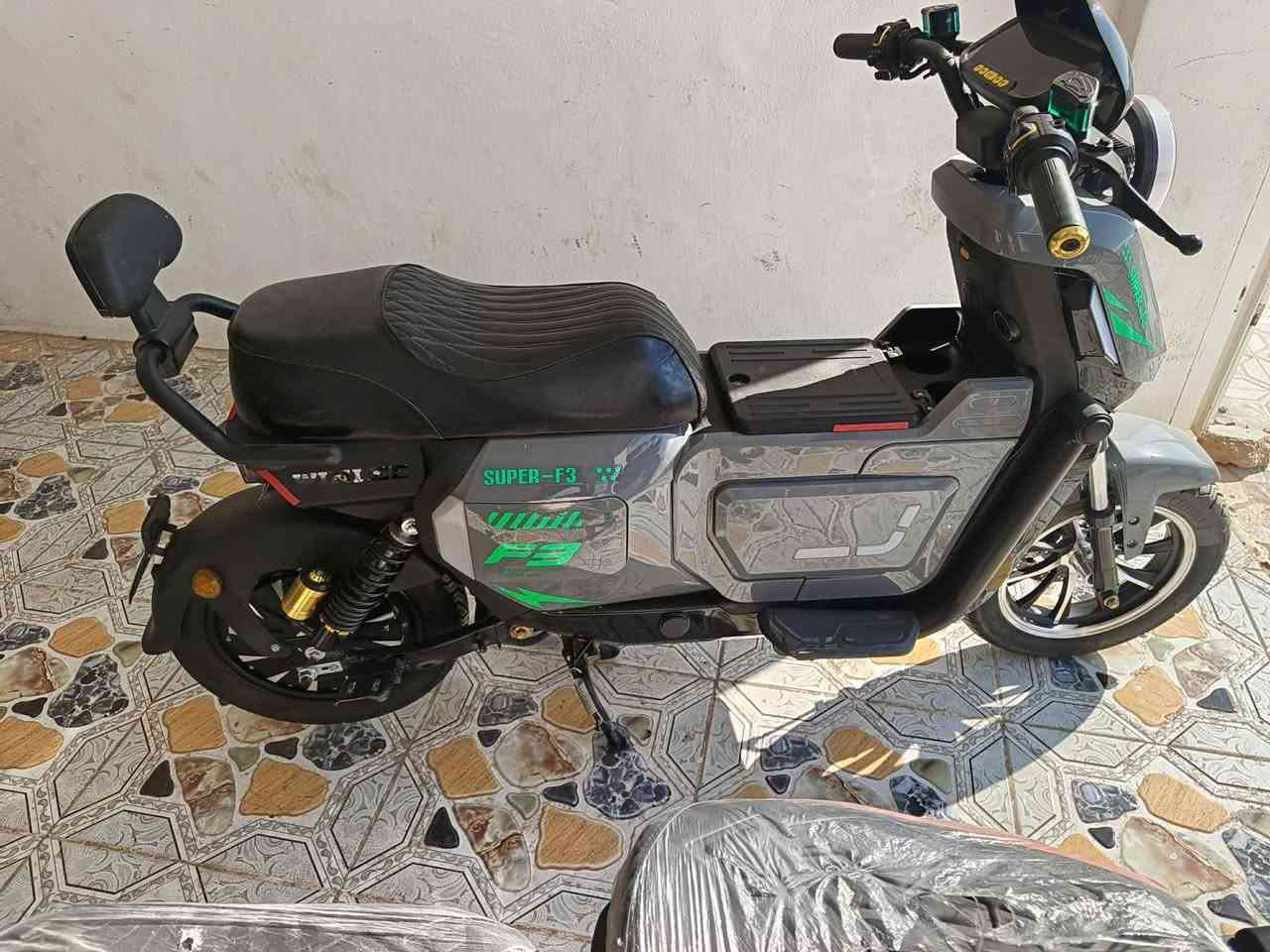 السلام عليكم عندي دراجه شحن البيع نوع الدراجه سوبر F3 الدراجه فول نضافه  السعر من الخير 750  رقم الهاتف ***********  مكان الدراجه ديالى الخالص جيزاني الجول
